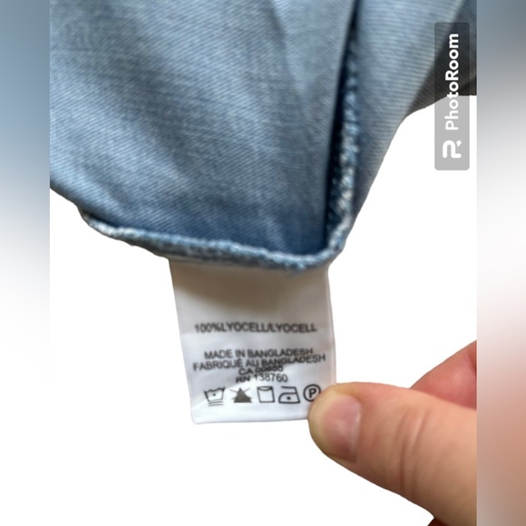 Reitmans Women’s Button Jeans Shirt - Picture 8 of 9